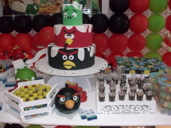 Tema: Angry Birds – Festa da Leitora Silvia Helena Moreira Rosado!