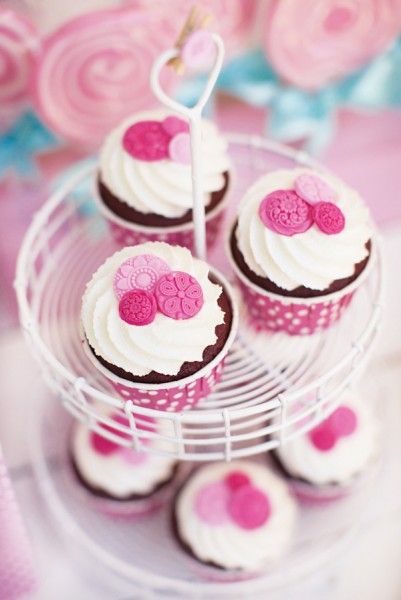 pink button cupcakes