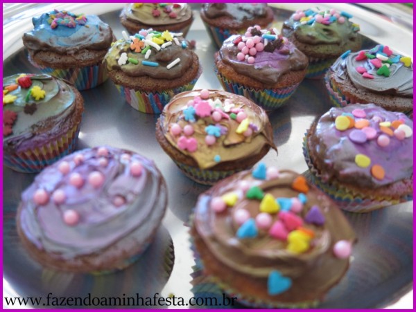 Fazendo Cupcakes com a Máquina de Cupcakes – com Receitas!!!