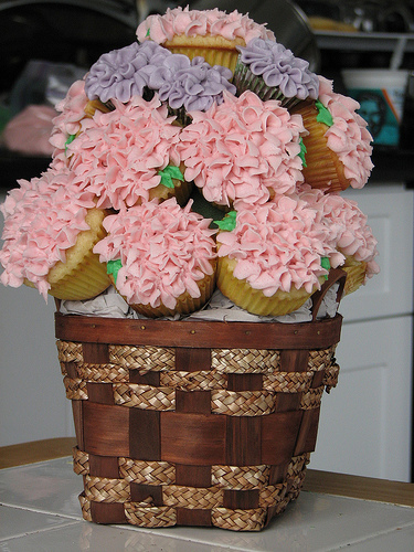 cupcake bouquet sugarcrushmiami basket