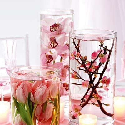 Ideias para Centro de Mesa em Vaso de Vidro com Flores Submersas em Água e Vela!
