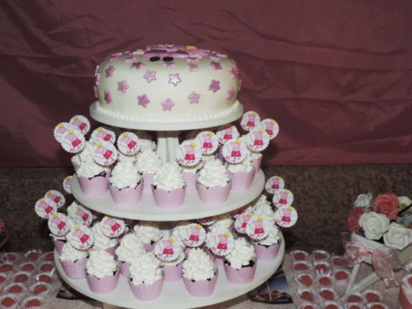 Bolo e Cupcakes Peppa Pig Princesa: