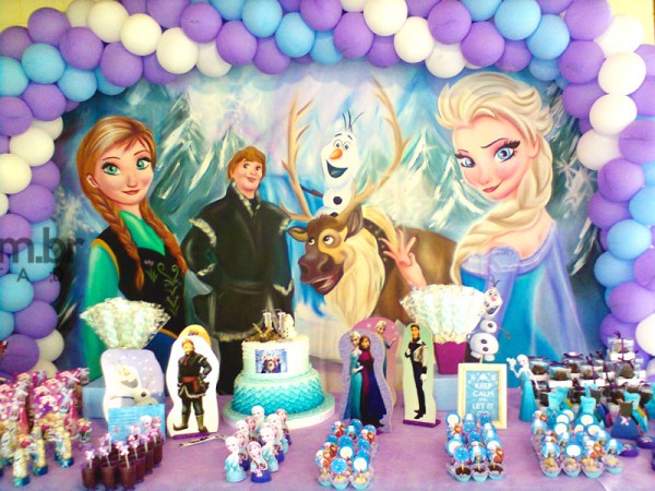 Tema: Frozen – Festa da Leitora  Julyana Caldas!