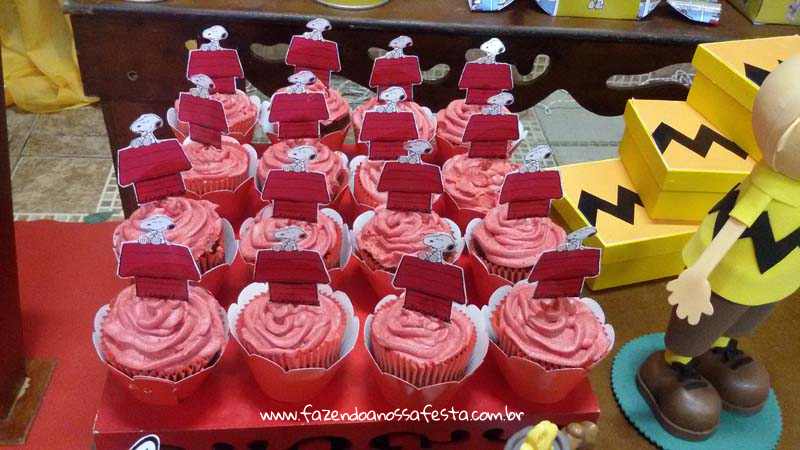 Cupcakes 3 Festa Infantil Snoopy do Pedro