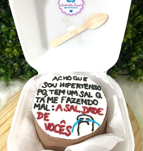 Bento cake amigo meme  Bolos engraçados de aniversário, Bolo engraçado,  Bolo de aniversario pequeno