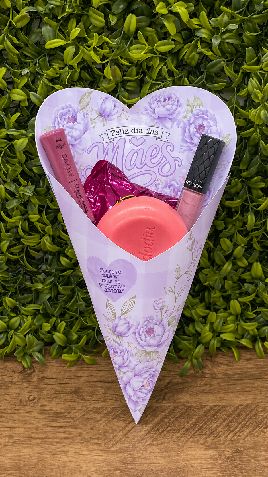 Buque Dia das Maes Lilas